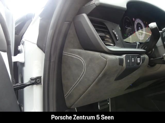 Porsche 992 Carrera Coupé GTS