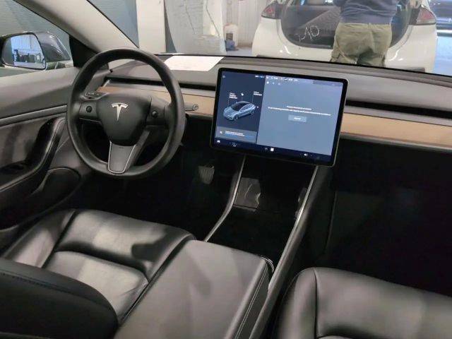 Tesla Model 3 AWD Long Range
