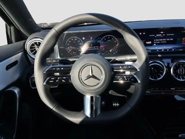 Mercedes-Benz A 200 AMG Line