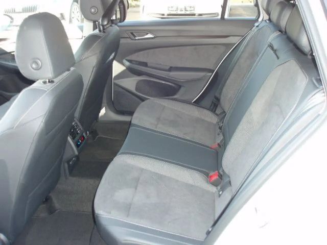 Volkswagen Golf 1.5 eTSI Style