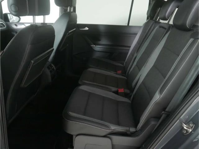 Volkswagen Touran 1.5 TSI DSG R-Line