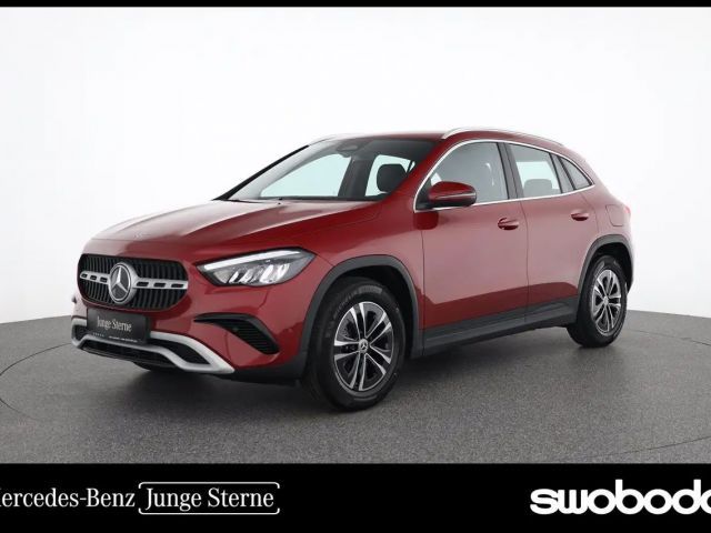 Mercedes-Benz GLA 180 Aut. AHK Park.Assistent Sitzhzg.