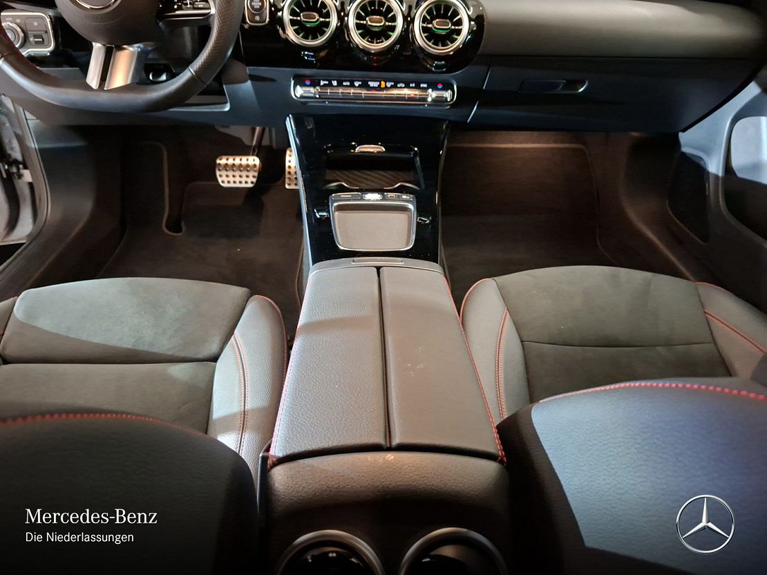 Mercedes-Benz CLA 200 AMG Line Shooting Brake