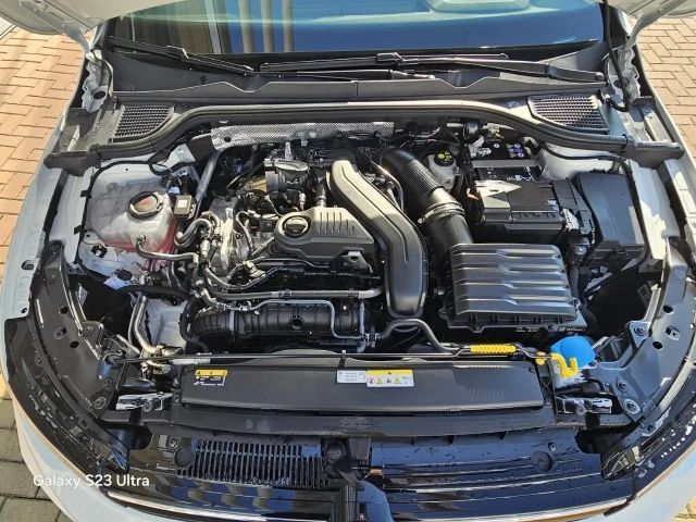 Volkswagen Golf 1.5 eTSI DSG Life Variant