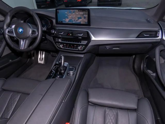 BMW 530 530e M-Sport Touring xDrive