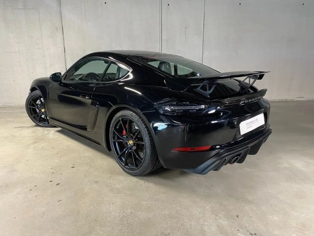 Porsche Cayman Coupé