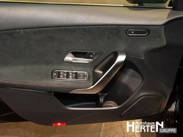 Mercedes-Benz A 180 AMG Line