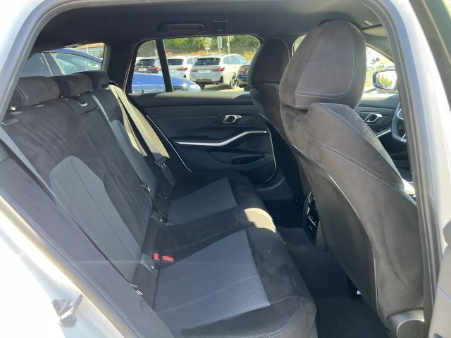 BMW 320 320d M-Sport Touring