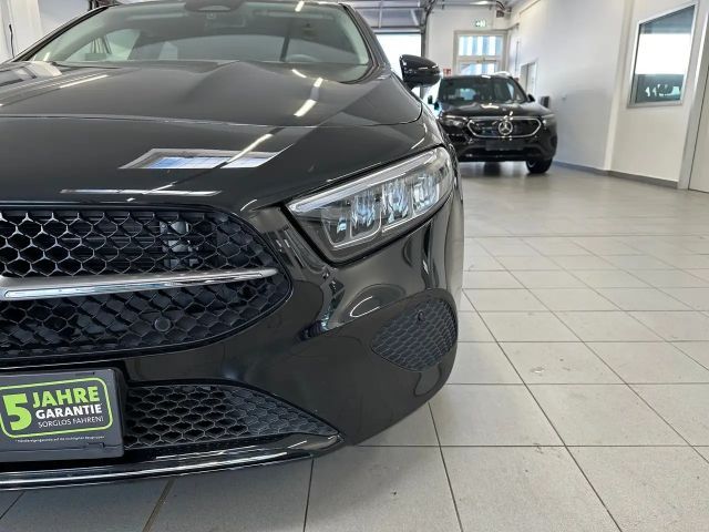 Mercedes-Benz A 200 A 200 d