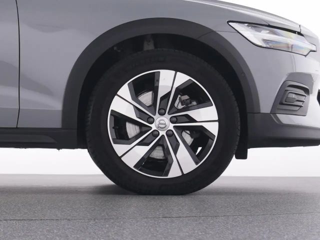 Volvo V60 Cross Country AWD Plus