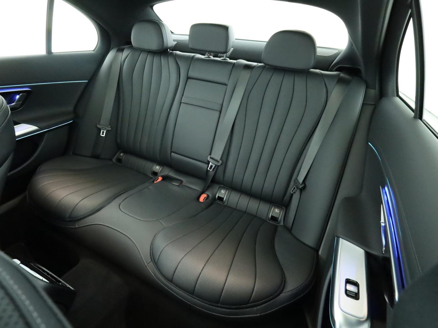 Mercedes-Benz E 400 4MATIC Sedan