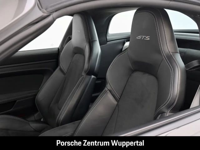 Porsche 992 4 Coupé GTS Targa