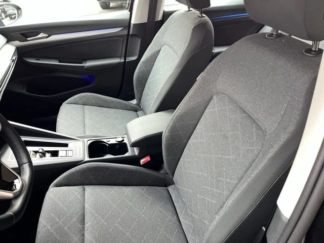 Volkswagen Golf 1.5 eTSI DSG Life Variant