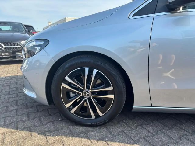 Mercedes-Benz B 180 Sedan