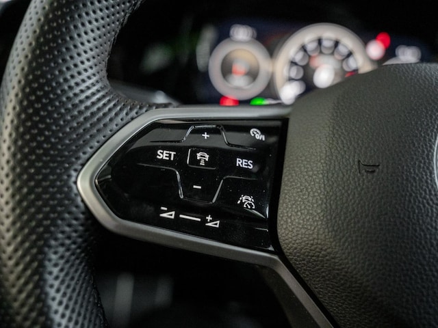 Volkswagen Golf 2.0 TSI Golf VIII