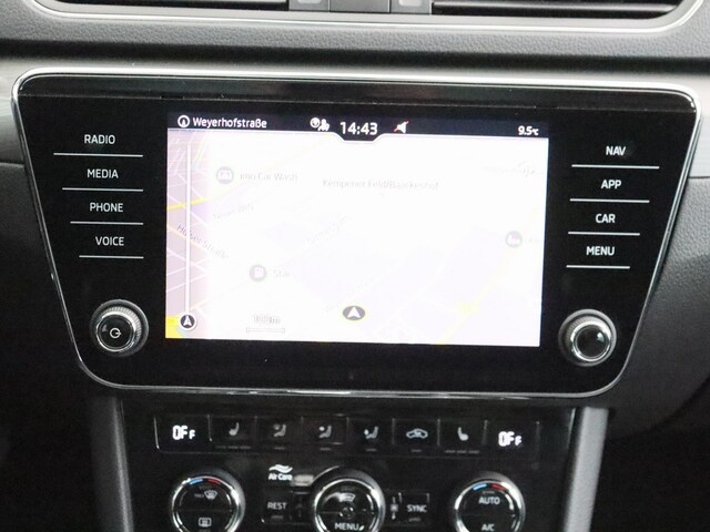 Skoda Superb 2.0 TDI Combi Style Style