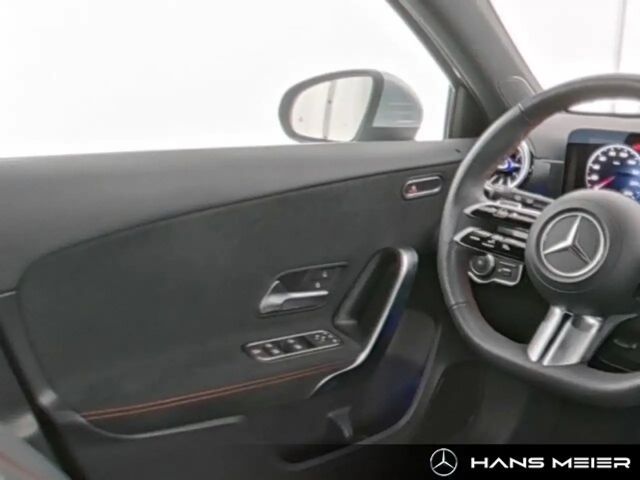 Mercedes-Benz A 180 AMG Line