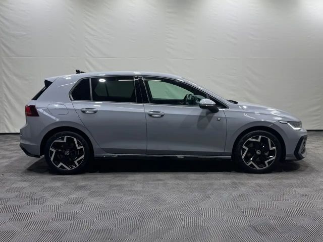 Volkswagen Golf 1.5 eTSI DSG R-Line