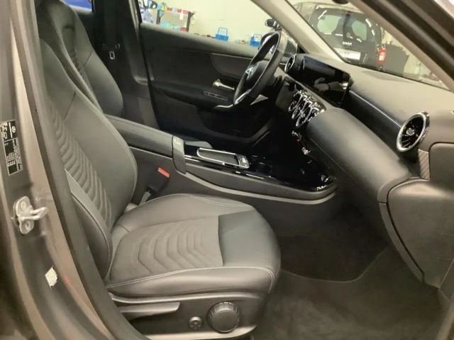 Mercedes-Benz A 200 Progressive