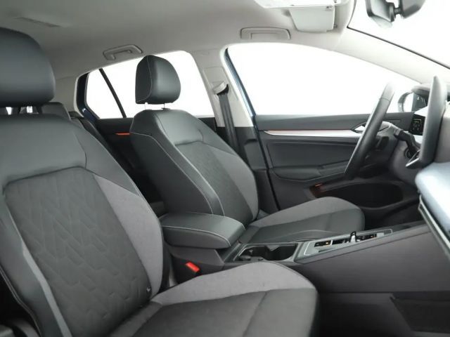 Volkswagen Golf 1.5 eTSI DSG Golf VIII