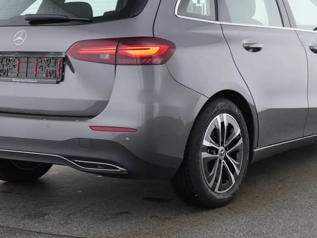 Mercedes-Benz B 200 Sedan