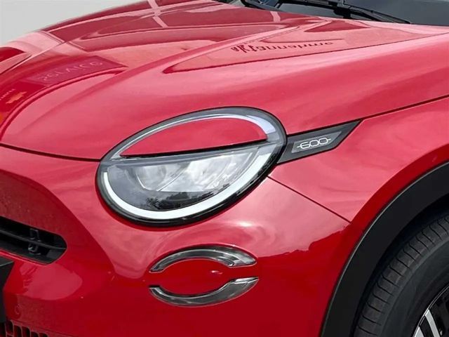 Fiat 600e Hybrid Special mit PDC*Navi*Klima