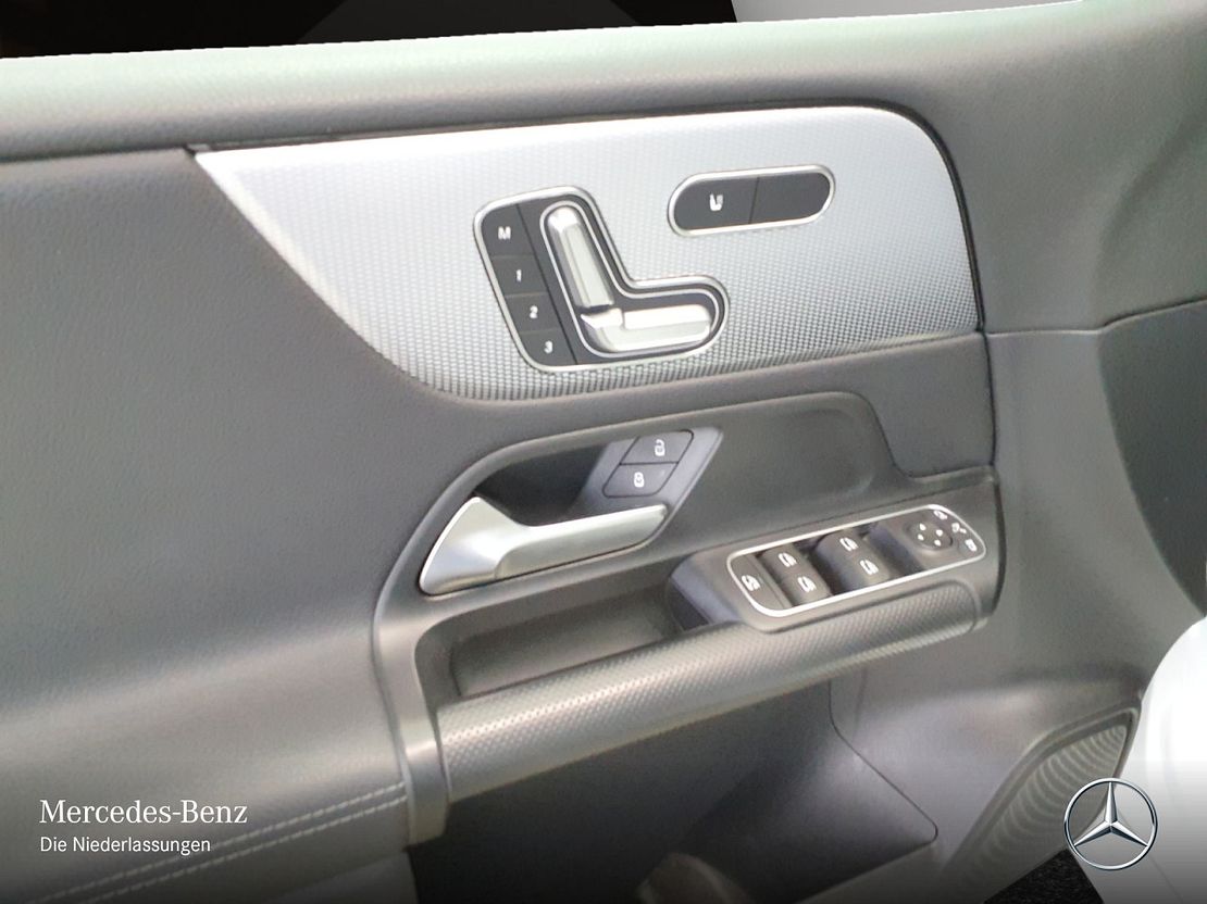 Mercedes-Benz B 200 Sedan