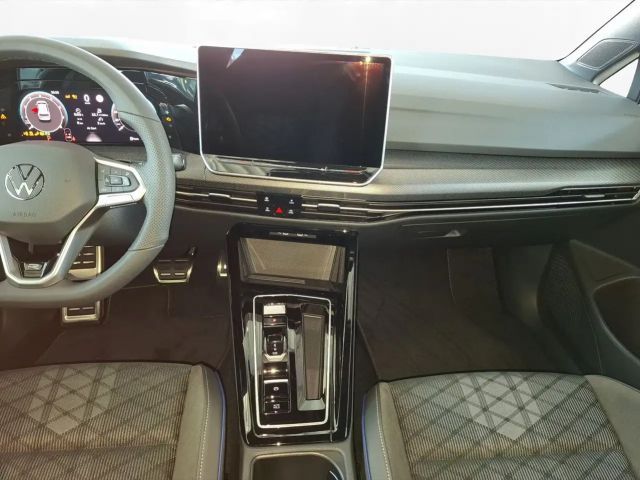 Volkswagen Golf DSG R-Line