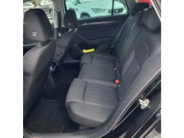 Skoda Superb 2.0 TDI Combi Style Style