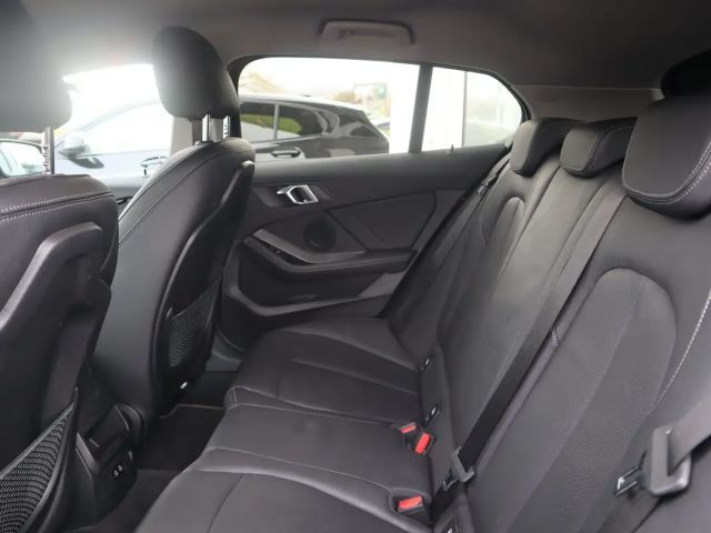 BMW 118 118d Sedan Sport Line