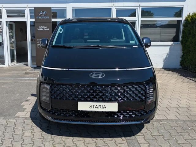 Hyundai Staria Signature