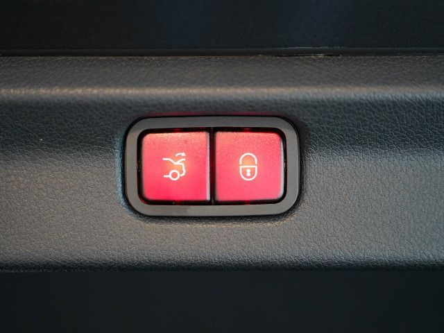 Mercedes-Benz EQE 300 Sedan