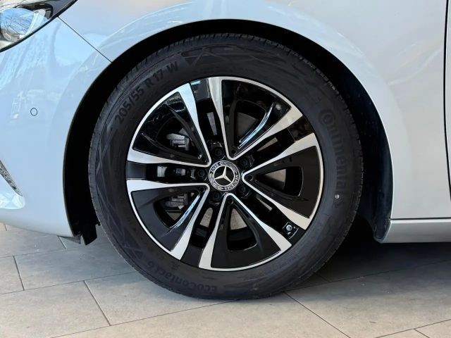 Mercedes-Benz B 180 Progressive Sedan