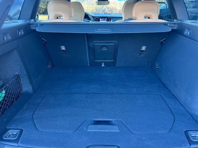 Volvo V60 Dark Ultra