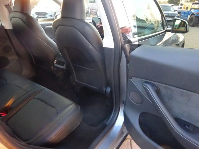 Tesla Model Y AWD Dual Motor Long Range