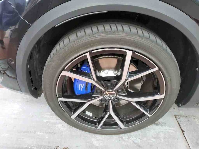 Volkswagen T-Roc Akrapovic/ BeatsAudio Keyless Access