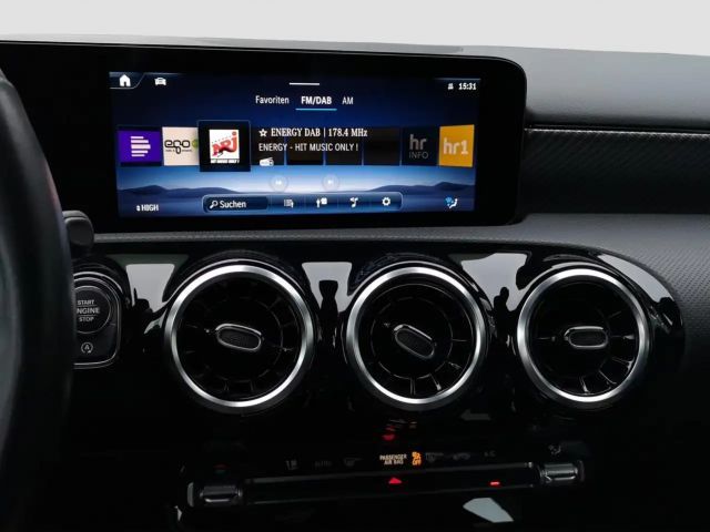 Mercedes-Benz A 180 A 180 d Progressive