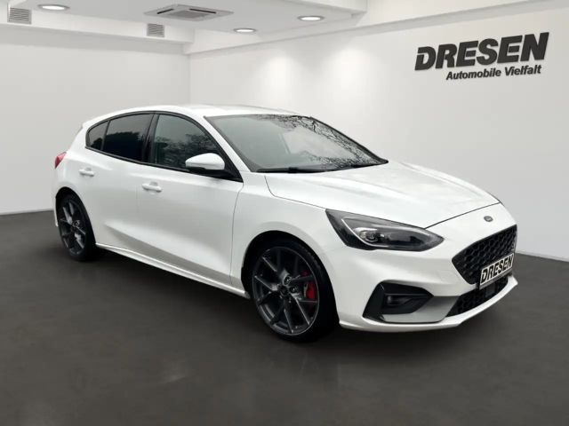 Ford Focus EcoBoost ST Line