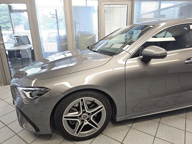 Mercedes-Benz CLA 200 AMG Line Coupé