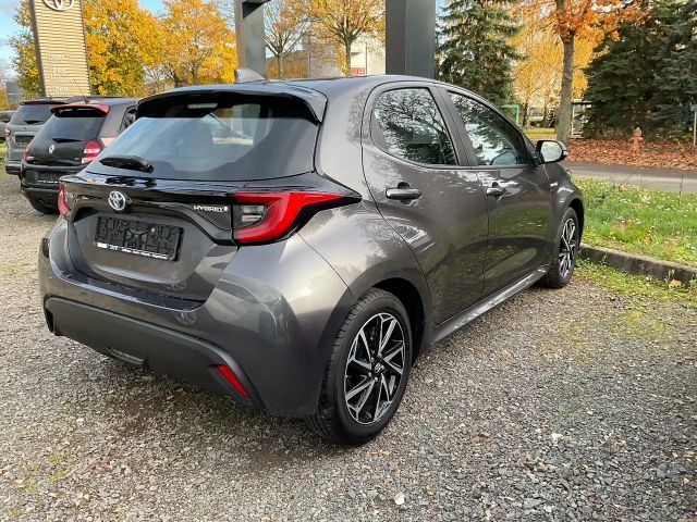 Toyota Yaris Hatchback Hybride Team D