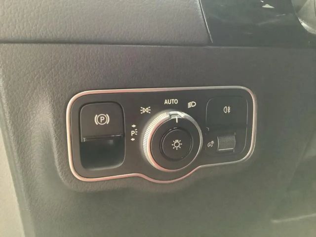 Mercedes-Benz GLA 180 Progressive