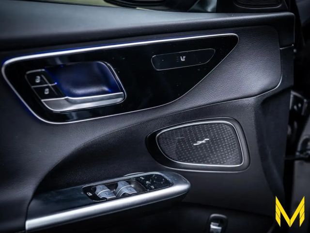 Mercedes-Benz C 200 AVANTGARDE Sedan