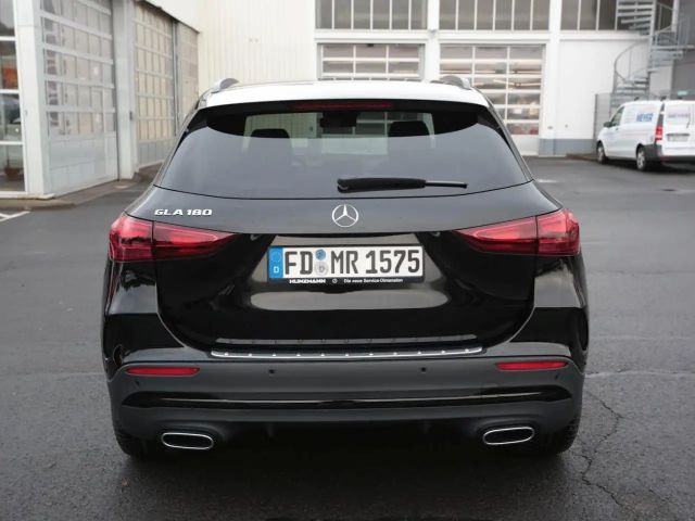 Mercedes-Benz GLA 180 AMG Line