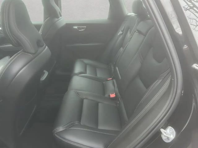 Volvo XC60 Dark Plus