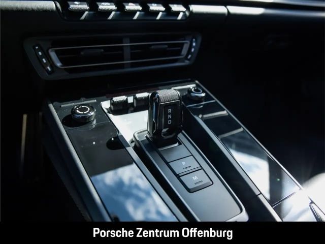 Porsche 992 4 Coupé Targa