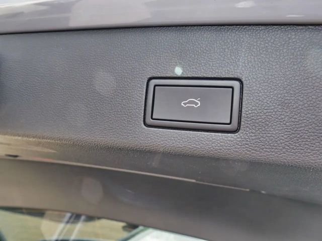 Volkswagen Golf R-Line Variant