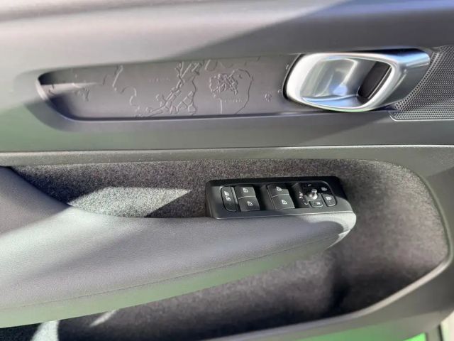Volvo XC40 Core Momentum