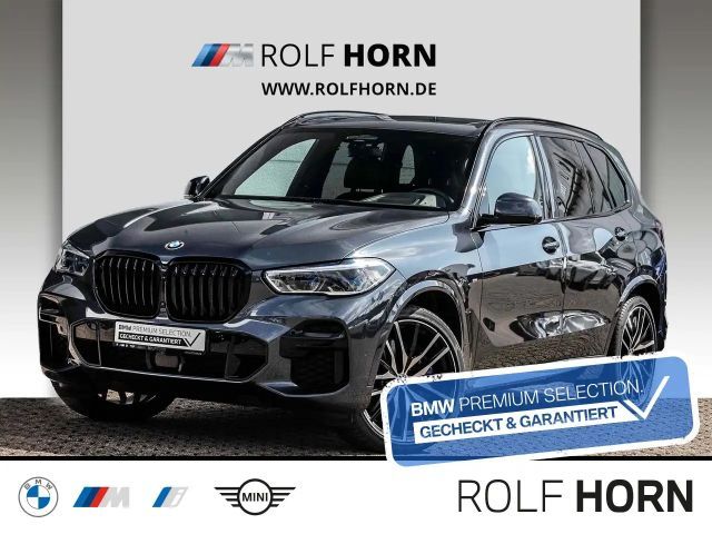 BMW X5 M50i