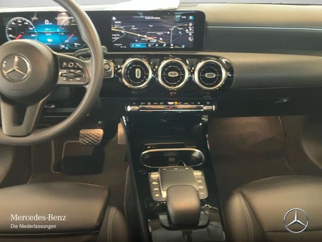 Mercedes-Benz A 250 A 250 e Style