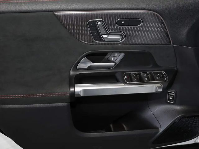 Mercedes-Benz EQB 300 4MATIC AMG Line